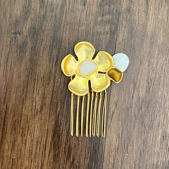Madewell semiprecious flower hair comb main image 4